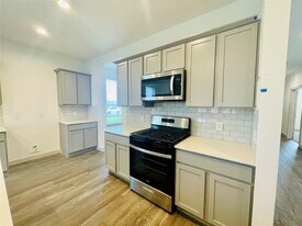 1718 Bryson Heights Dr in Rosenberg, TX - Building Photo