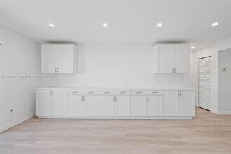 7765 SW 86th St in Miami, FL - Building Photo - Building Photo