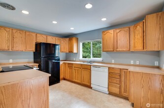 1909 Guy Wetzel St in Port Orchard, WA - Building Photo - Building Photo