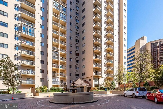 property at 1211 S Eads St