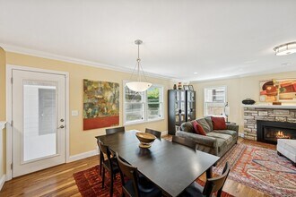 5249 Abbott Ave S in Minneapolis, MN - Foto de edificio - Building Photo
