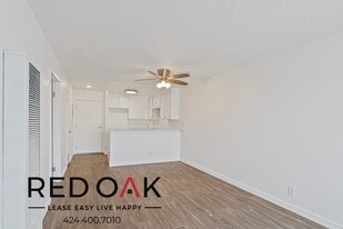 16200 Vermont Ave, Unit A207 in Paramount, CA - Building Photo