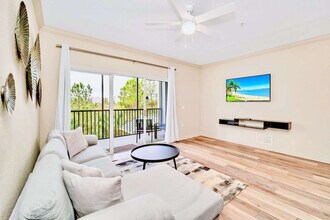 14200 Avalon Rd in Winter Garden, FL - Building Photo - Building Photo