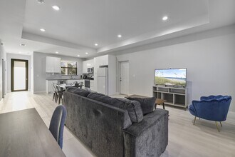 622 Windermere Dr in Lehigh Acres, FL - Building Photo - Building Photo