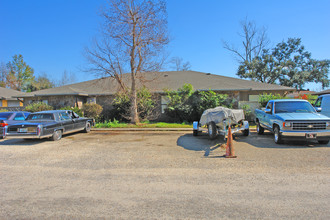 8170 Stonebrook Dr in Pensacola, FL - Foto de edificio - Building Photo