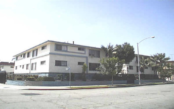 3840 W 7th St in Los Angeles, CA - Building Photo - Building Photo