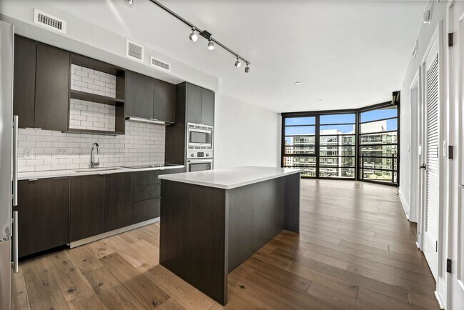 1300 4th St SE in Washington, DC - Building Photo - Building Photo