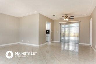 1531 NW 46th Ave in Lauderhill, FL - Foto de edificio - Building Photo