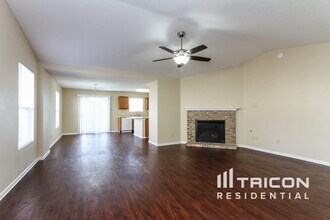 10729 Pavilion Dr in Indianapolis, IN - Building Photo - Building Photo