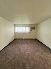 1510 E Gateway Cir S in Fargo, ND - Foto de edificio - Building Photo