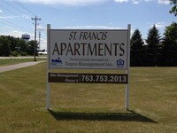 St. Francis Apartments in St Francis, MN - Foto de edificio - Building Photo