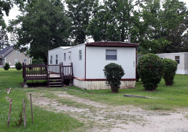 Meadow Brook Mobile Home Park in Leland, NC - Building Photo - Building Photo