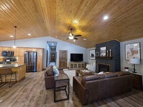 3233 Turkey Track Rd in Pinetop, AZ - Building Photo - Building Photo