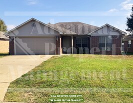 910 Brownstone Dr in Conway, AR - Building Photo