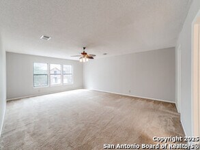 7663 Aspen Park Dr in San Antonio, TX - Foto de edificio - Building Photo