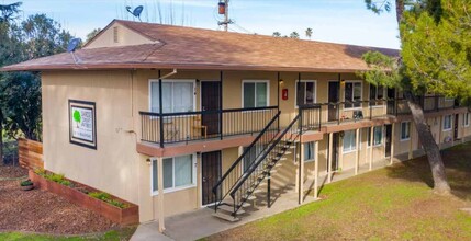 Oakridge Apartments in Marysville, CA - Building Photo - Primary Photo