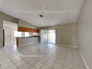 21535 Chipmunk Ln in Boca Raton, FL - Building Photo - Building Photo