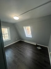 11 Elizabeth St, Unit 3 in Uxbridge, MA - Foto de edificio - Building Photo
