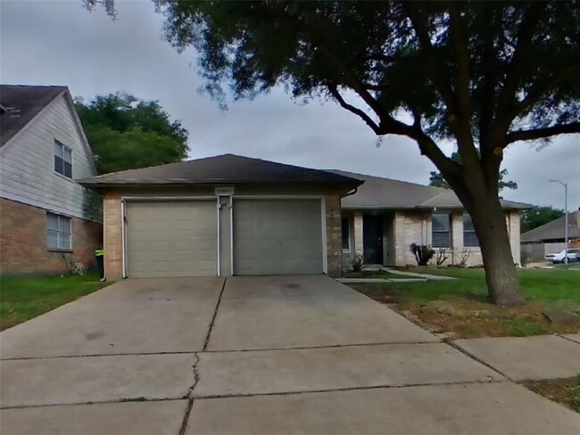 property at 3551 Windmoor Dr