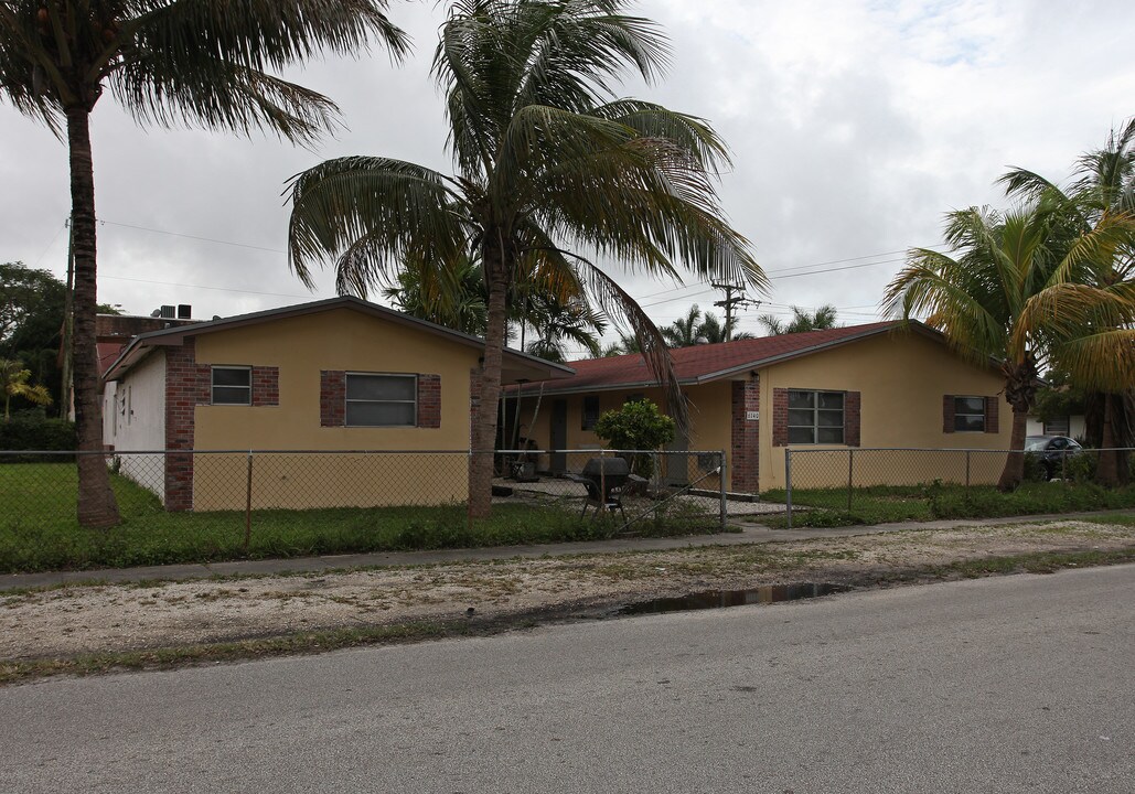 6140 Fillmore St in Hollywood, FL - Building Photo