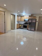 65-38 Austin St in Queens, NY - Building Photo - Building Photo