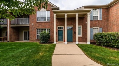 3106 Chesapeake Cir in Commerce Township, MI - Building Photo - Building Photo