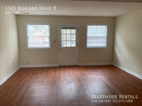 1565 Ashland Dr in Greenville, NC - Building Photo - Building Photo