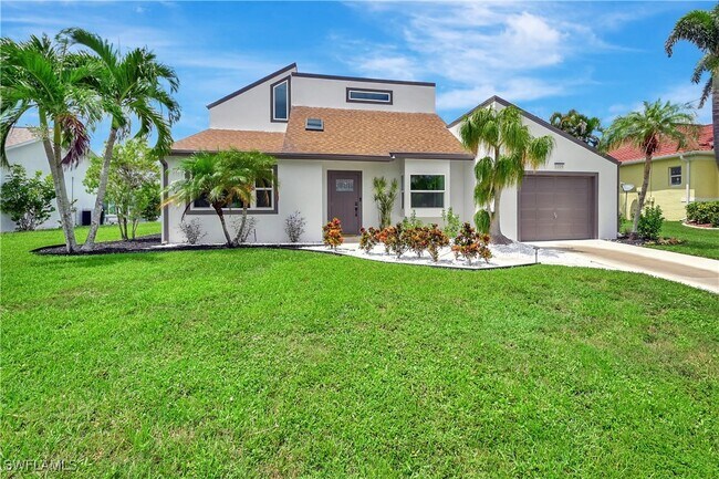 1210 SW 4th Ct in Cape Coral, FL - Building Photo - Building Photo