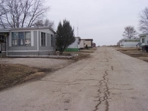 Casteel Mobile Home Park in Cambridge, IL - Building Photo - Building Photo