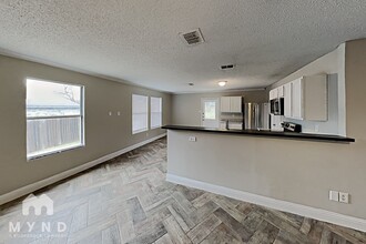 1418 Mill Branch Dr in Garland, TX - Foto de edificio - Building Photo