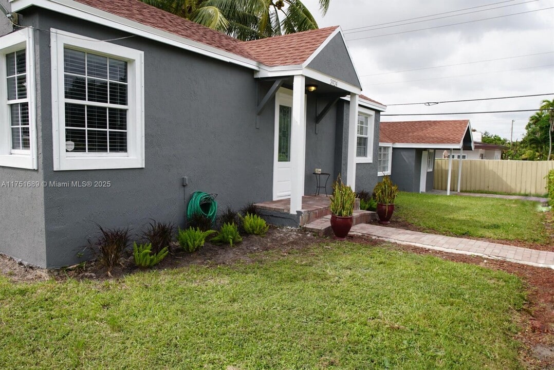 3924 SW 63rd Ave in Miami, FL - Foto de edificio