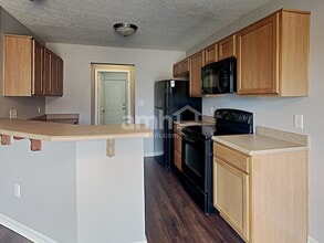 7216 Burlat Ln in Noblesville, IN - Foto de edificio - Building Photo