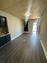 1521 Wakeling St, Unit 1F in Philadelphia, PA - Foto de edificio - Building Photo