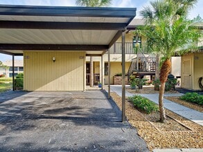 345 3 Lakes Ln in Venice, FL - Foto de edificio - Building Photo