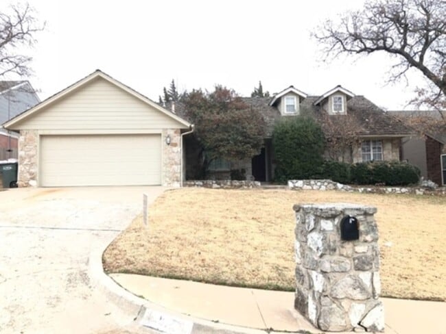 property at 812 Richmond Rd