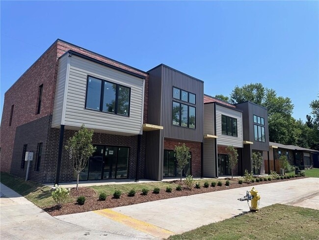 property at 947 SE 10th St