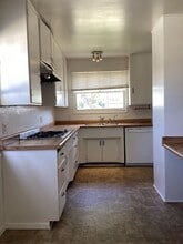 416 E Mariposa Way in Santa Maria, CA - Building Photo - Building Photo