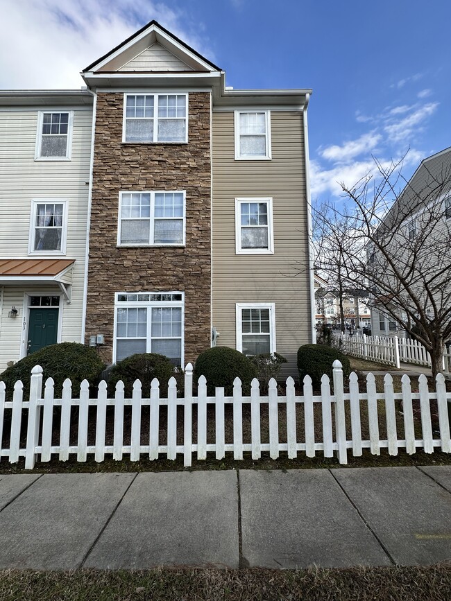 11721 Coppergate Dr in Raleigh, NC - Foto de edificio - Building Photo