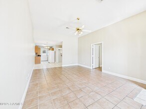 200 S St Jean St in Lafayette, LA - Building Photo - Building Photo