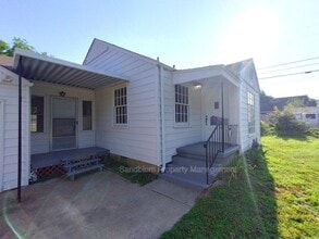 2715 W Easton St in Tulsa, OK - Building Photo - Building Photo