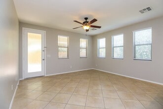 3234 E Sports Dr in Gilbert, AZ - Building Photo - Building Photo