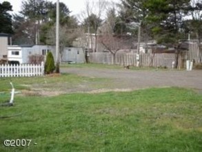 Rt. 101 in Gleneden Beach, OR - Building Photo - Building Photo