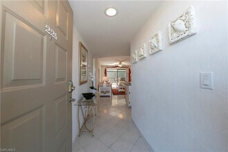 16809 Davis Rd-Unit -225 in Ft. Myers, FL - Building Photo - Building Photo