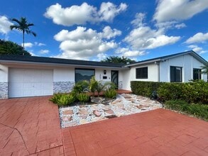 10401 SW 93rd St in Miami, FL - Building Photo - Building Photo