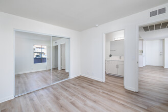 Shadowridge Woodbend in Vista, CA - Building Photo - Interior Photo