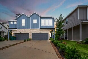 613 Royal Arch Dr in Conroe, TX - Building Photo