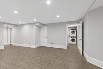 150 Huron Ave, Unit 150 in Cambridge, MA - Foto de edificio - Building Photo