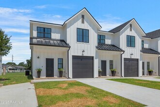 424 Eraste Landry Rd in Lafayette, LA - Building Photo - Building Photo