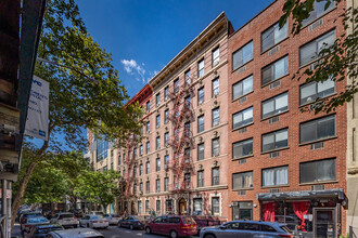 435 E 75th St in New York, NY - Building Photo - Primary Photo