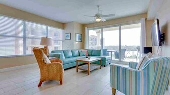 19519 Gulf Blvd, Unit 401 in Indian Shores, FL - Building Photo
